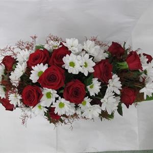 Arkkulaite punainen ruusu valkoinen krysanteemi