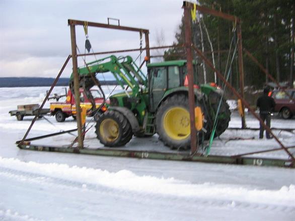 Nästa dag är den inne vid land