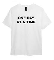 Vit T-shirt One Day At A Time; X-Large
