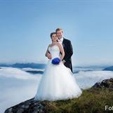 Nydeleg brudepar i fantastisk Sunnmørsk natur! Foto: Fotograf MA