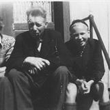 John Løken med faren og broren Finn til høyre
