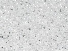 11/0 Czech Seedbead Chalk White Shimmer 21402 10g