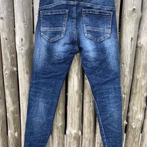 Piro Jeans, Col Jeans Tummansininen