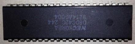 D80C42C 8-BIT MICROCONTROLLER 