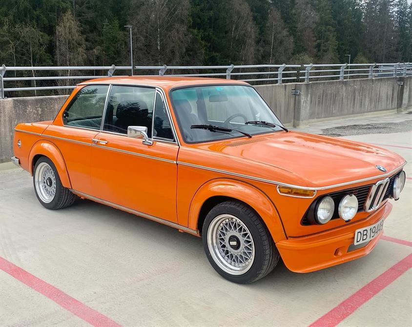 Nostalgi, et vakkert eksemplar av BMW 2002, eies av Roy Fosslie og lakkert av HR Sørlie i Askim 