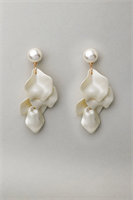 Bow19 Details Pearl Leaf Earrings White