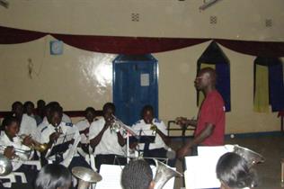 2010 Kibera Band - Eric Mondi conductor