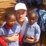 Ulf with two Kibera children