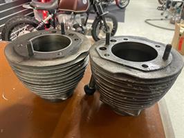Cylinder med kolv 900 -74