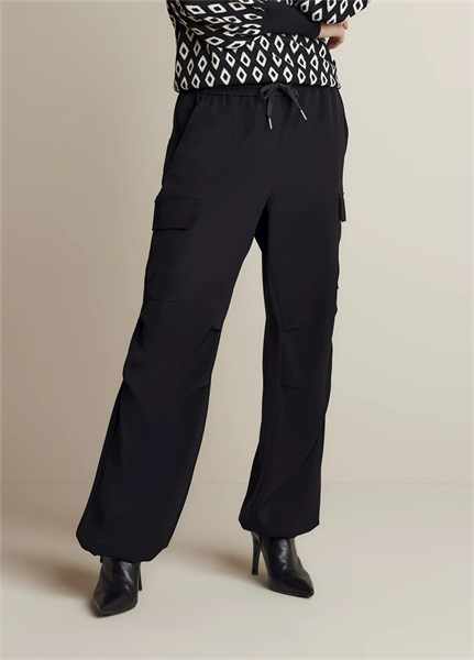 Summum Woman Sporty Cargo Trousers, Black