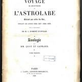 J. Dumont D'Urville : Voyage de découvertes de L’Astrolabe. Exécuté par ordre du Roi, pendant les années 1826 - 1827 - 1828 - 1829, sous le commandement de M. (...). Bind I, II og IV (av fem).
