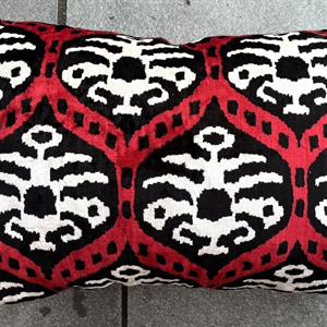 58907 Ikat fløyelspute 60 x 40