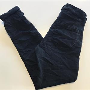 Piro Jeans, Musta