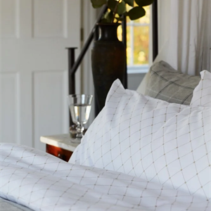 Lexington Signature Star Sateen Pillowcase, White/Beige