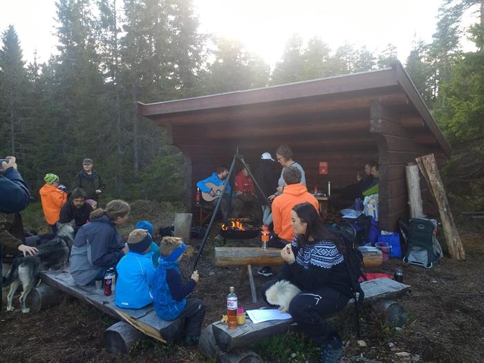 Store og små koste seg i Gapahuken