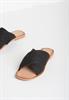 Bukela Nora, Black