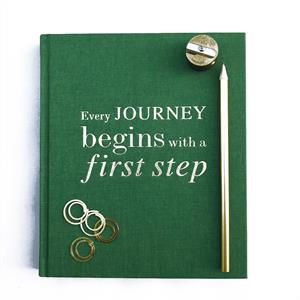 Bok med preg - Every journey begins with a first step