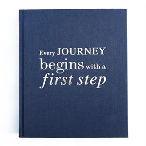 Bok med preg - Every journey begins with a first step