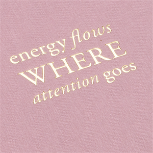 Bok med preg - Energy flows where attention goes