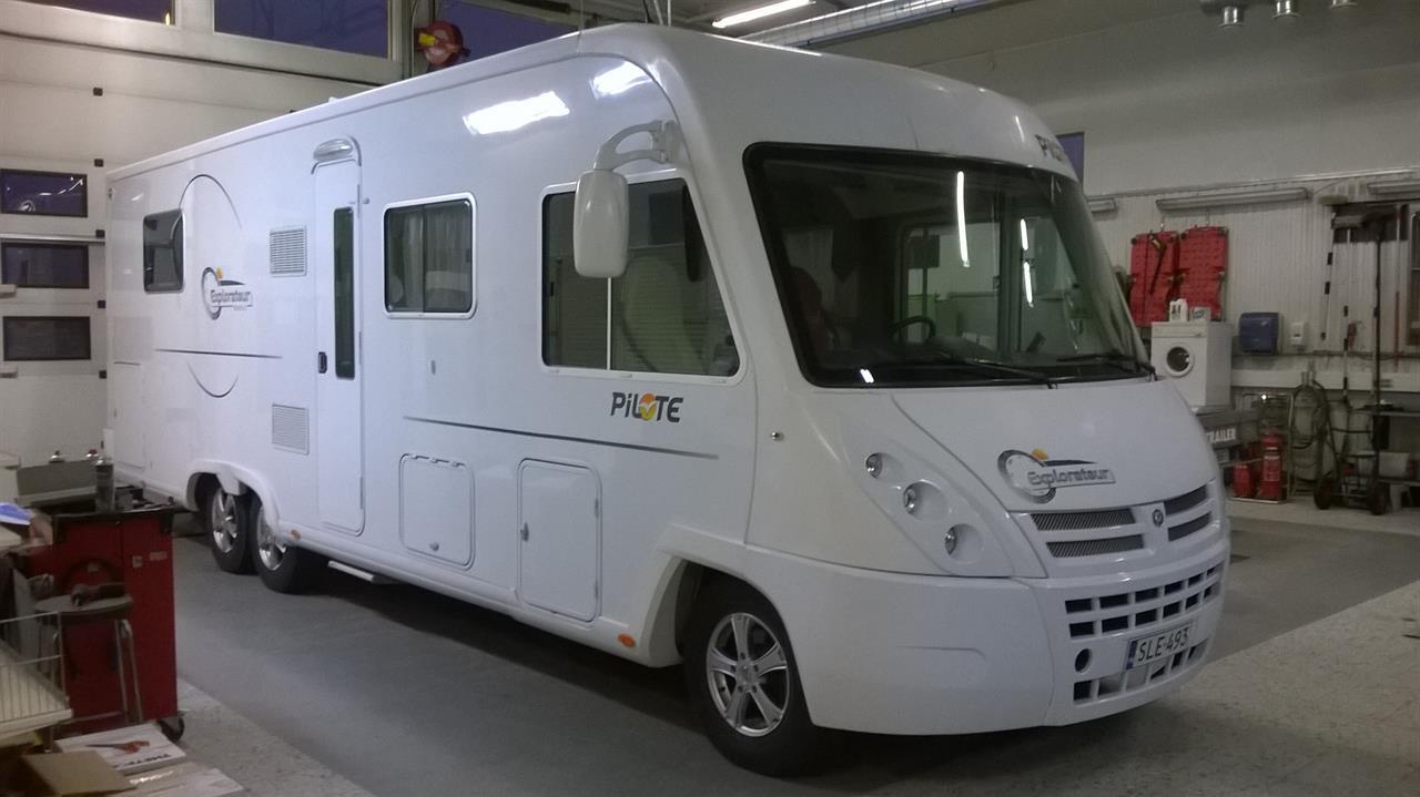 Karavan caravan matkailuauto asunto-auto asuntovaunu huolto tarvikkeet