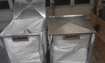 Storsäckshållare för metallsortering/förvaring