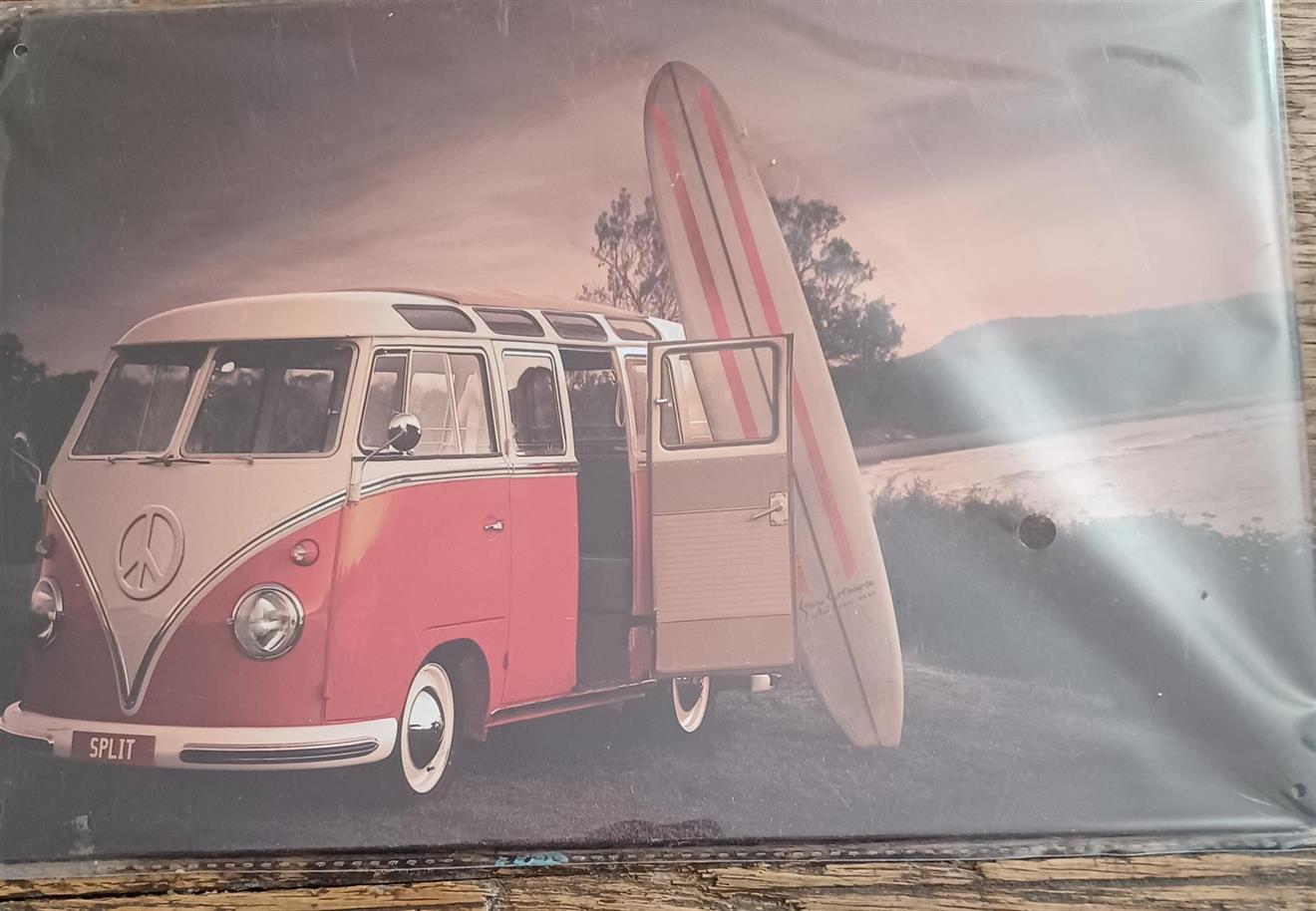 VW Buss med antikärnkrafts märke vintage 20x30cm