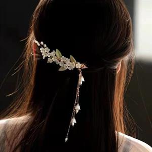 Hiusklipsu valkoiset kukat