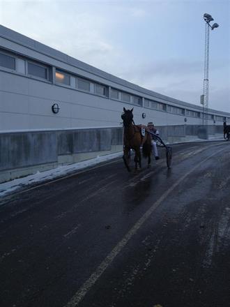 Devs D.Day på väg från banan på Åby.