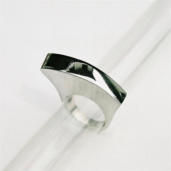 Z 9 Design ring