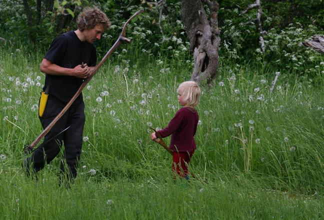 En äng som gräsmatta bakom huset