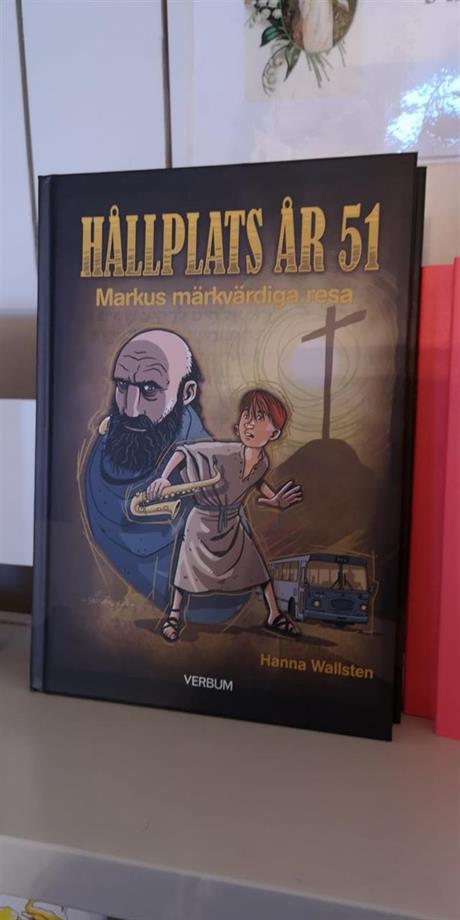 Ola har förra året illustrerat denna fina bok :) 