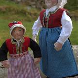 Jente og kone frå Hardanger