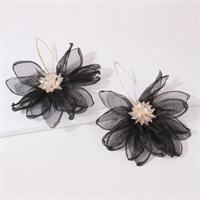 Mustat kukkakorvakorut
