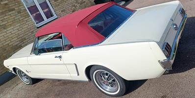 Sufflett Mustang 64½-66 tyg bordeaux combo plast