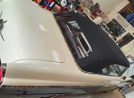 Sufflett Ford/Mercury 55-56 tyg svart combo plast