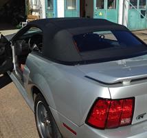 Sufflett Mustang 94-04 vinyl svart combo glas defroster