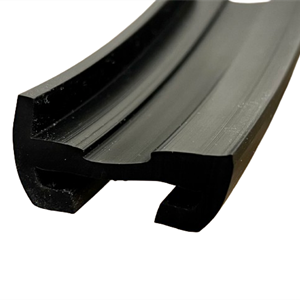 Fenderlist 32/35 mm sort PVC - Løpemeter