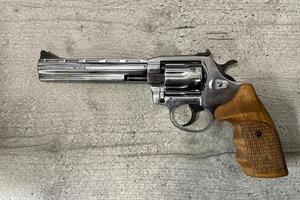 Alfa Proj Holek 261 .22LR käytetty revolveri