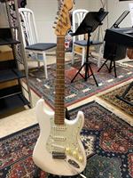 Squier by Fender