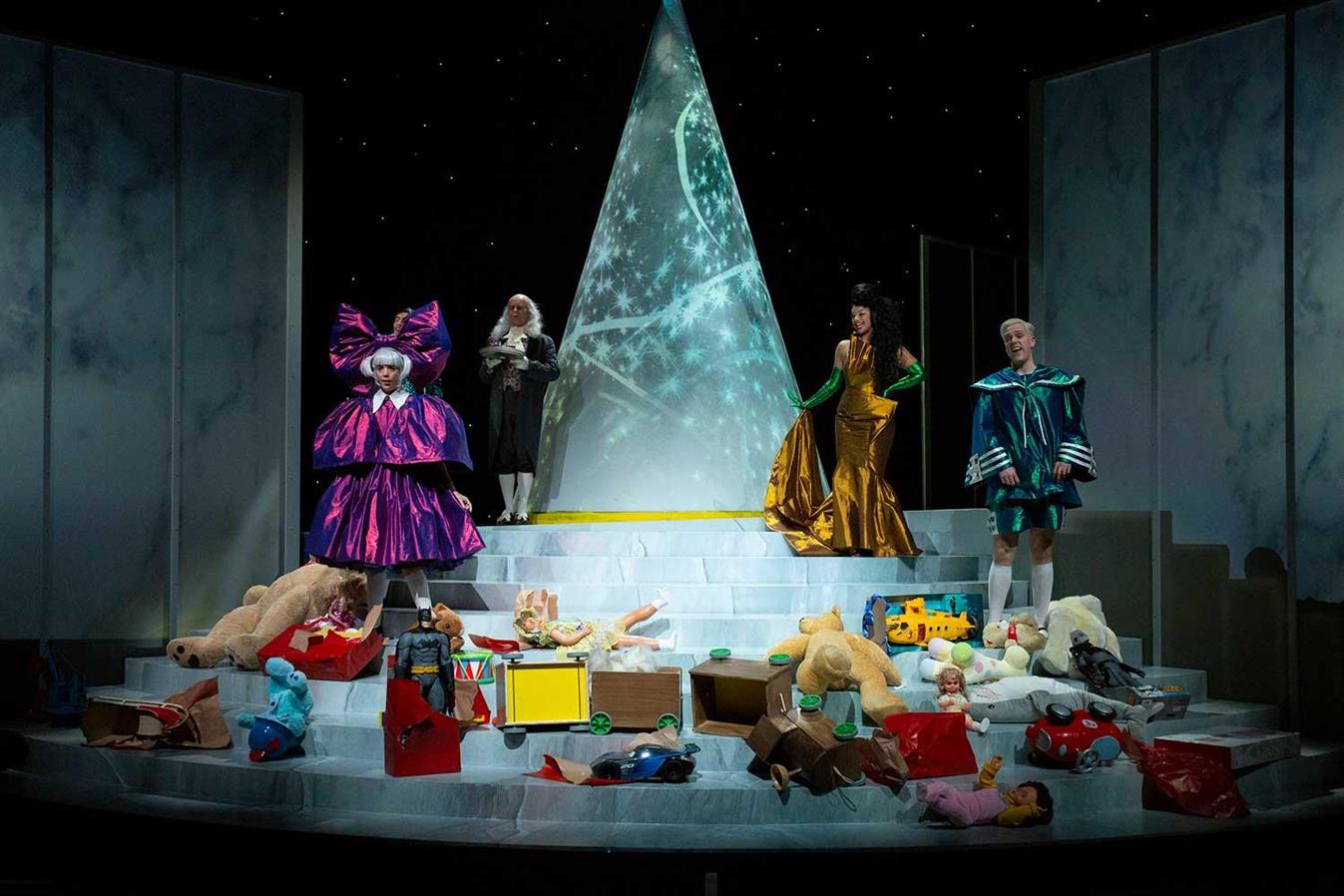 The Nutcracker- Trøndelag Teater - Director: Mads Bones -  Costume Design: Christina Lovery - Foto: Marco Villabrille 2018