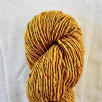 22. "Höstgul confetti" Kilcarra tweed 100 gram