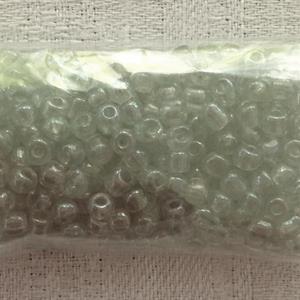 Vita/genomskinliga blandade pärlor 4mm