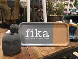 Bricka 32x15 cm kork, Make time Fika, grå/vit text
