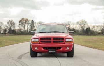 Why The 1998-2003 Dodge Dakota R/T Is The Perfect Gen III Hemi Swap Candidate - www.holleyefi.se