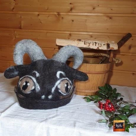 Kotimainen - saunahattu käsin huovutettu luonnonväri