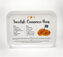 Bricka 27x20 cm, Swedish Cinnamon Buns, vit/svart