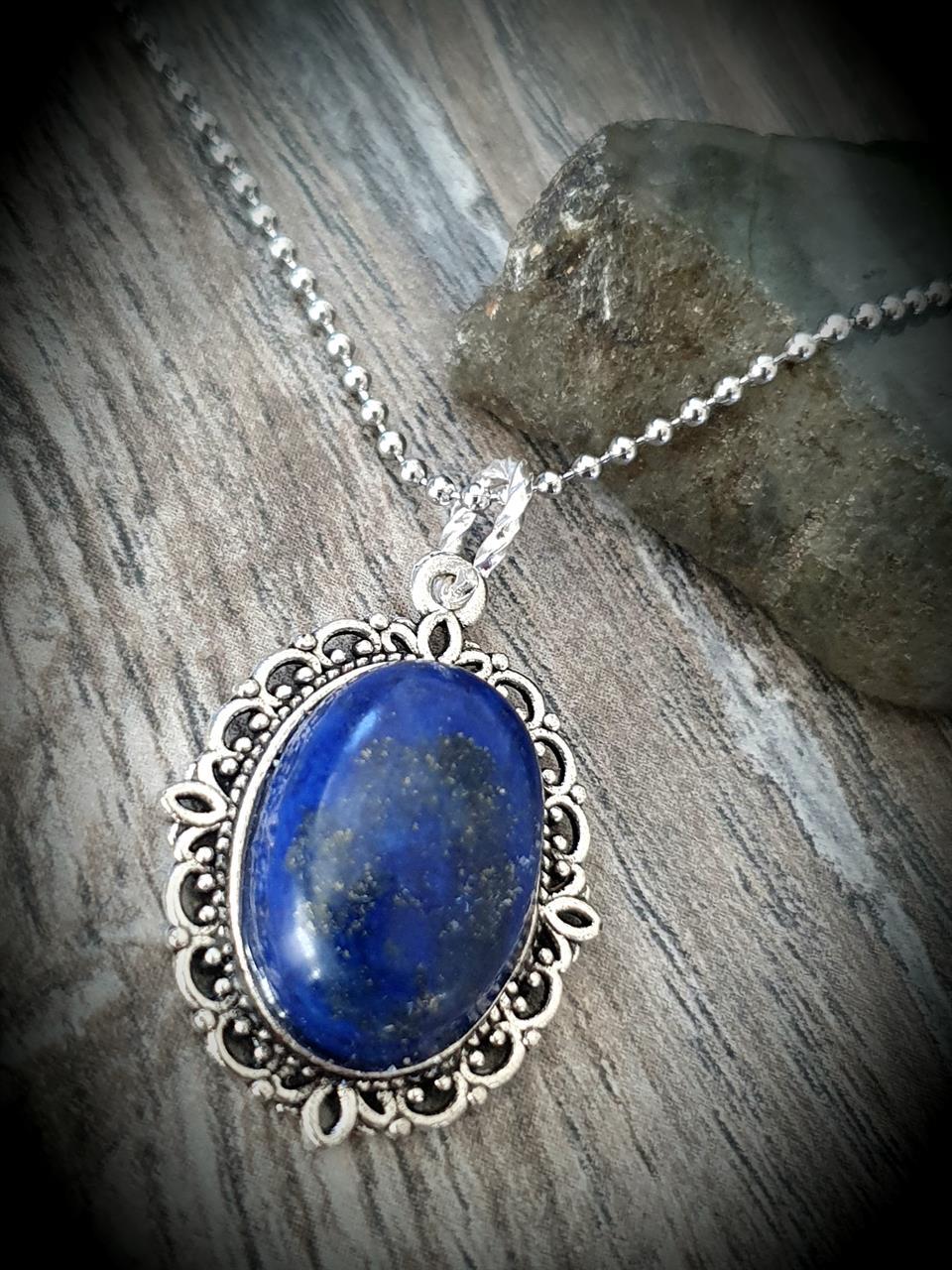 Hänge lapis lazuli blå sten med kedja /halsband