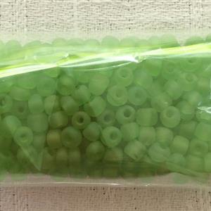 Ärtgrön frostad pärla 4mm