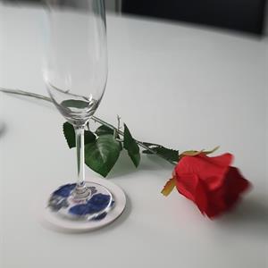 Glasunderlägg med rosor och fjäril-4 st 