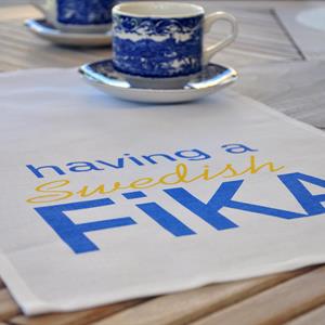 Kökshandduk, Swedish Fika, vit/blå-gul text